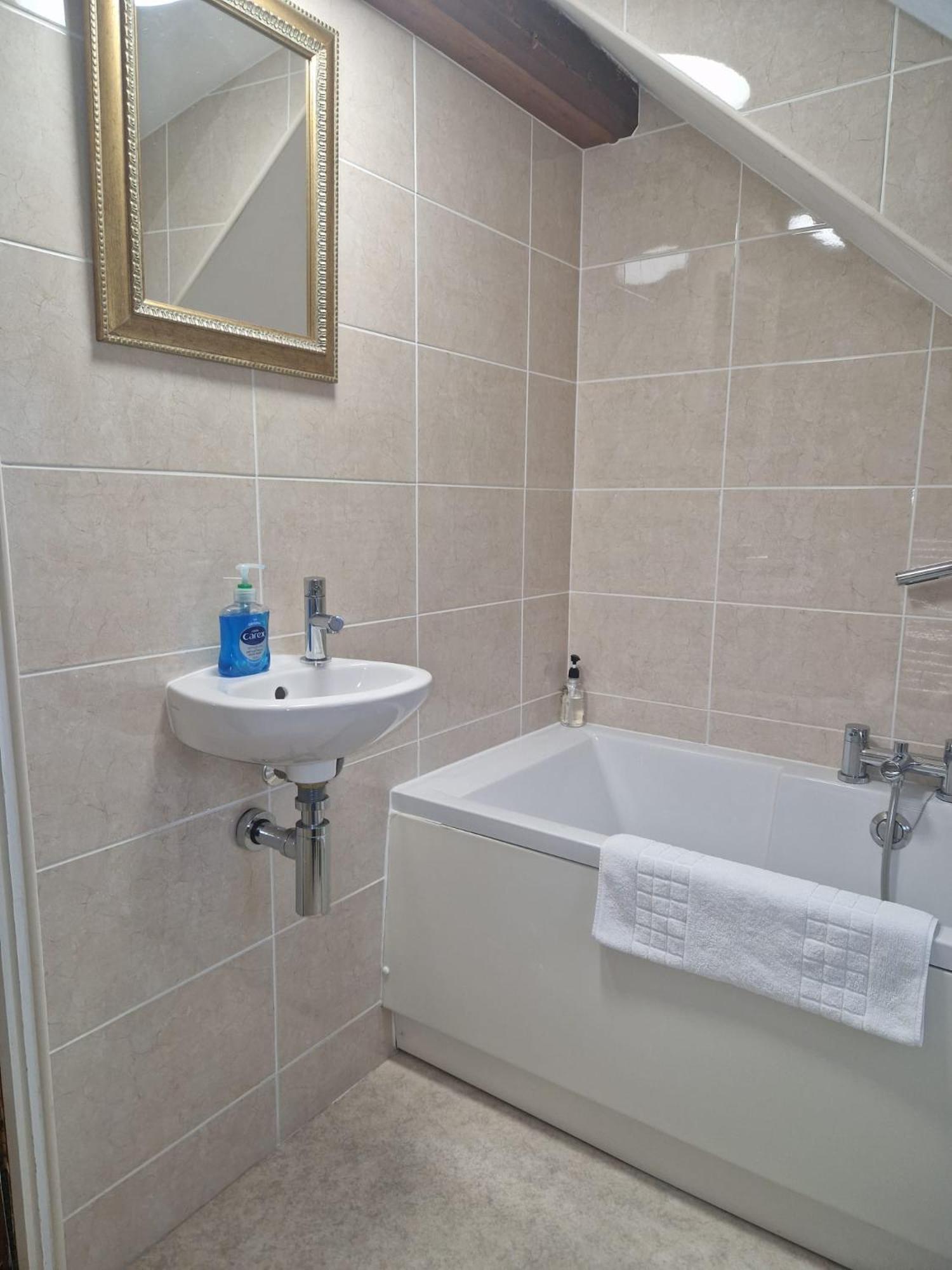 Hereford - Falcon House - Spacious 5 Bedroom House With Games Room - Sleeps 14 Guests - Great Property For Family & Friends Gathering Together - Hosted By Rentmyhouse المظهر الخارجي الصورة