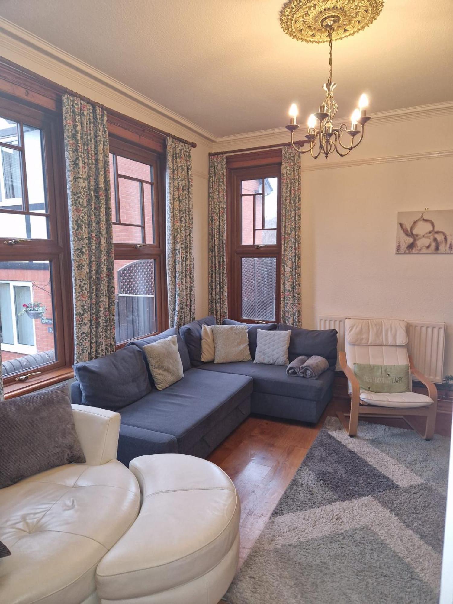 Hereford - Falcon House - Spacious 5 Bedroom House With Games Room - Sleeps 14 Guests - Great Property For Family & Friends Gathering Together - Hosted By Rentmyhouse المظهر الخارجي الصورة
