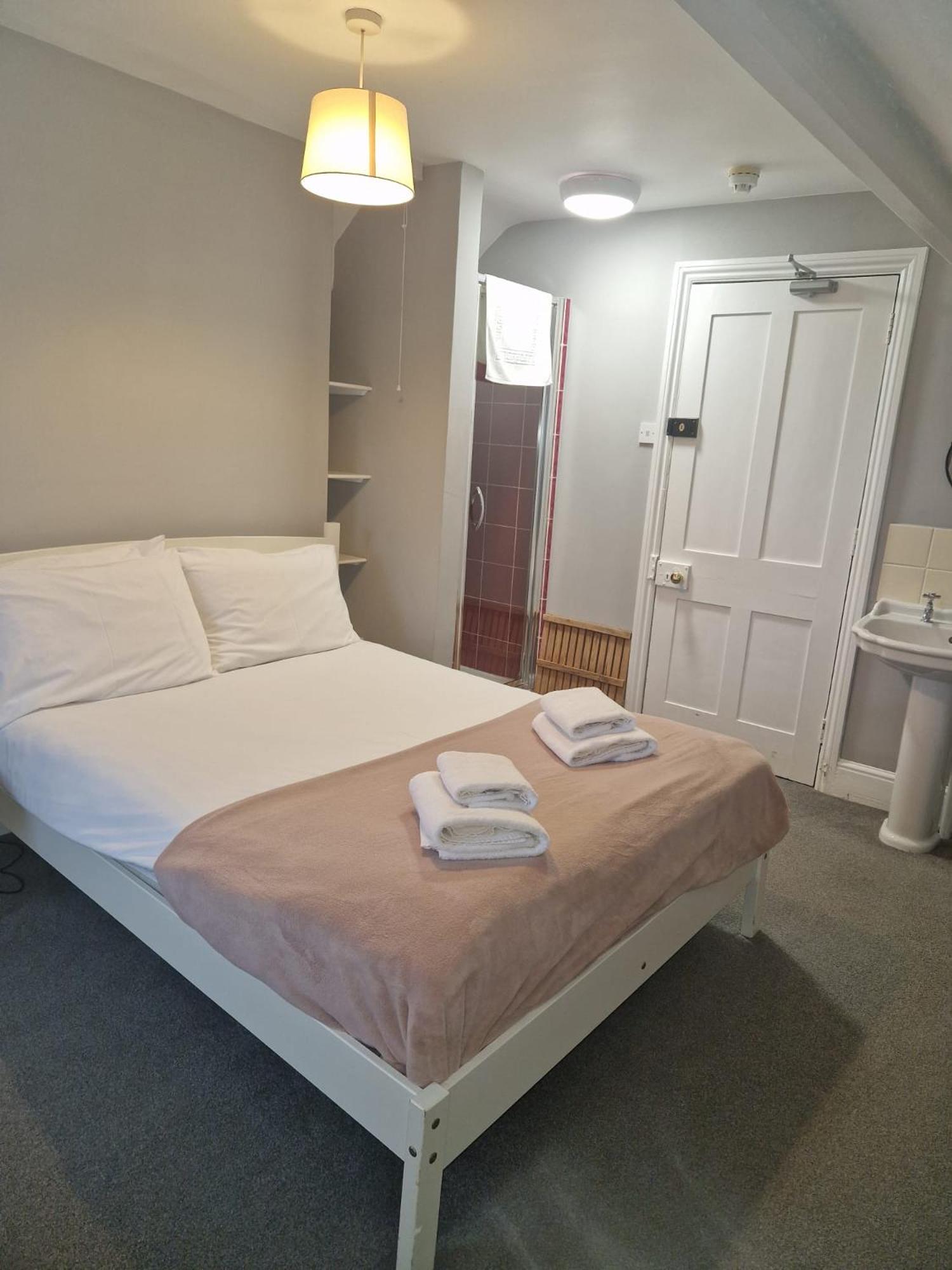 Hereford - Falcon House - Spacious 5 Bedroom House With Games Room - Sleeps 14 Guests - Great Property For Family & Friends Gathering Together - Hosted By Rentmyhouse المظهر الخارجي الصورة