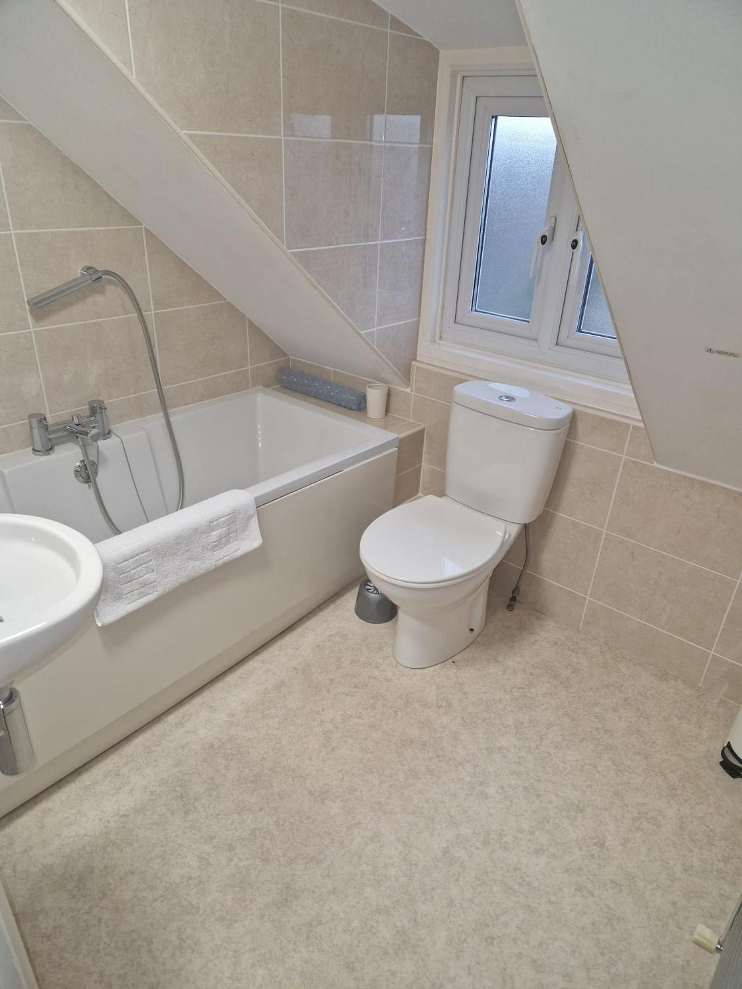 Hereford - Falcon House - Spacious 5 Bedroom House With Games Room - Sleeps 14 Guests - Great Property For Family & Friends Gathering Together - Hosted By Rentmyhouse المظهر الخارجي الصورة